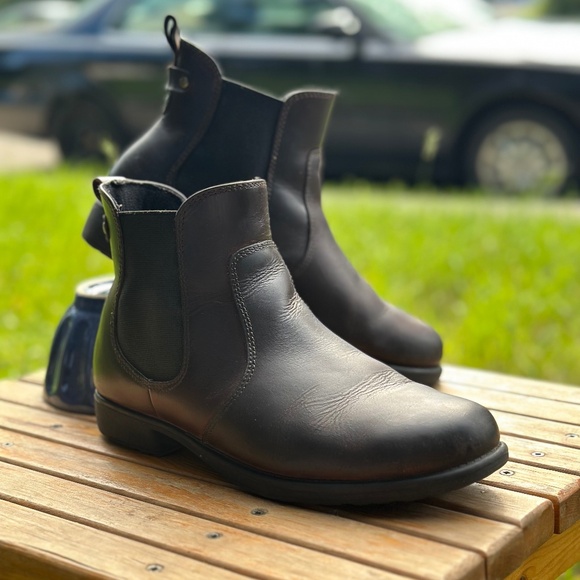 DENVER HAYES CHELSEA BOOTS (UNISEX) - Picture 2 of 6